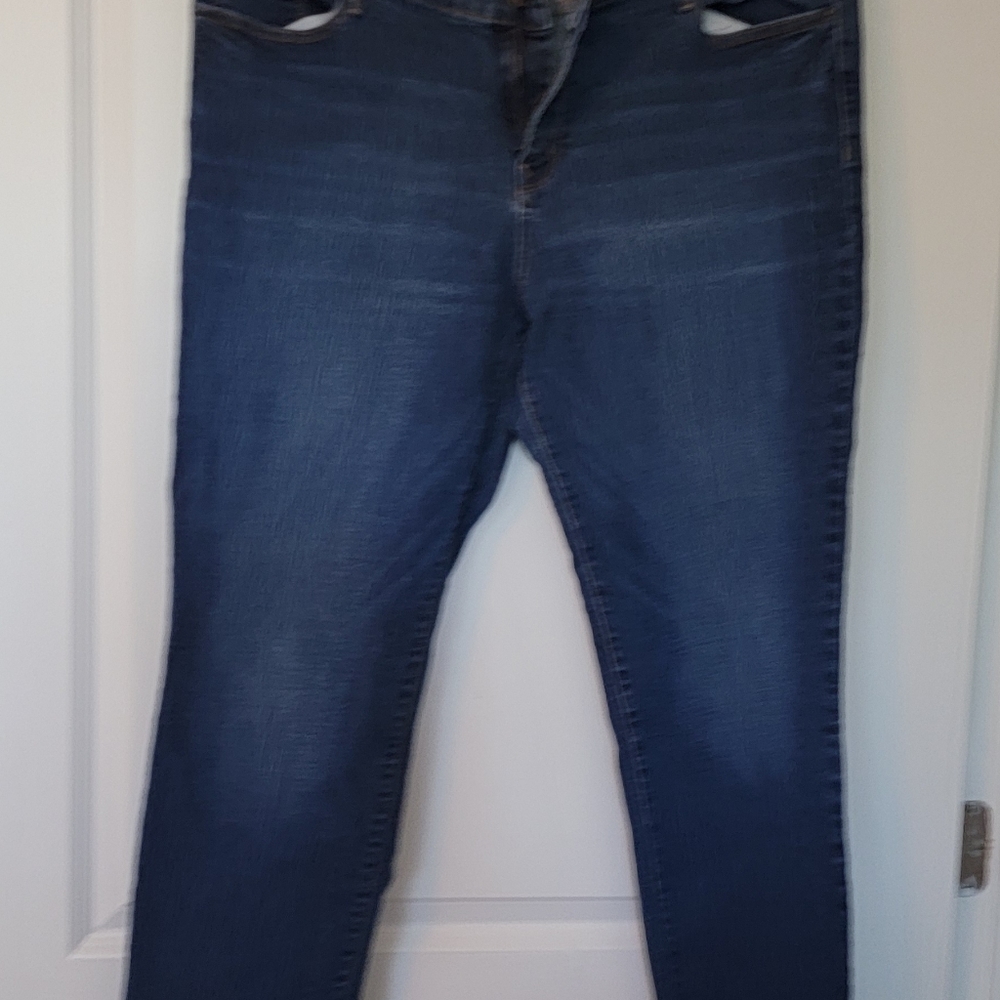 OLD NAVY MIDRISE JEANS SIZE 18